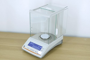 Cân phân tích 4 số lẻ 220g/0.0001g HC-JF2204 Labex - Anh