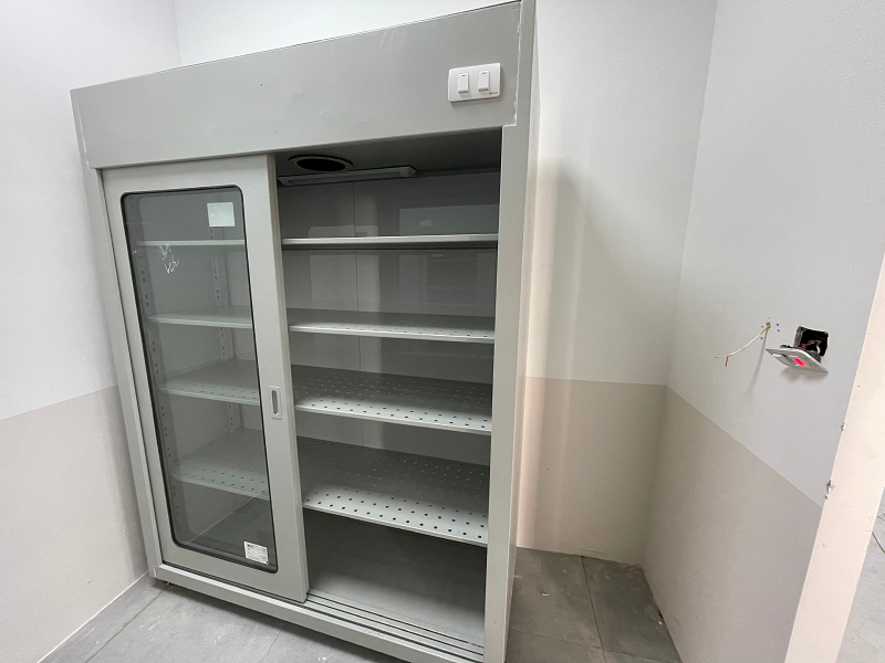 Tủ đựng hóa chất dạng cửa trượt 1500x550x1950mm